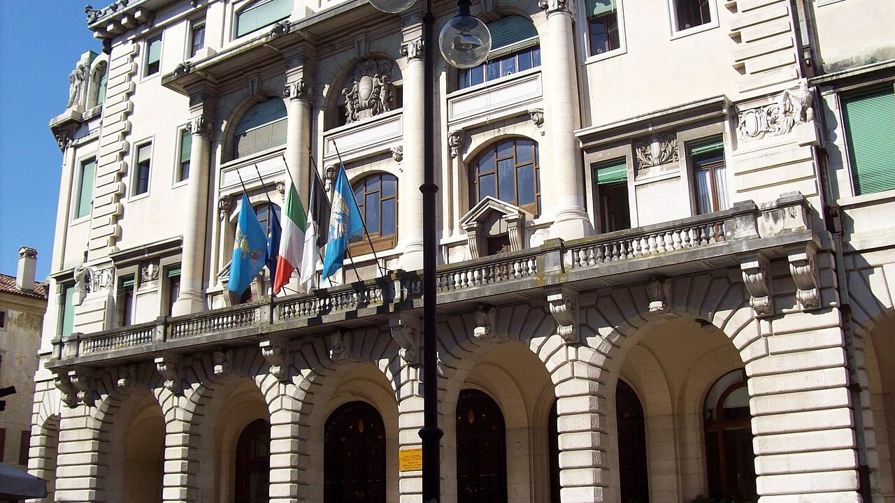 La facciata liberty di Palazzo D'Aronco a Udine, sede delle degustazioni di Ein Prosit