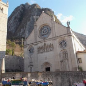 Mercatino delle pulci e del libro usato